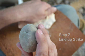 Strike direction for percussion knapping using hammer stone
